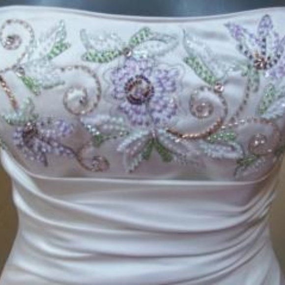 Maggie Sottero Sarchi Wedding Dress - Picture 5 of 7